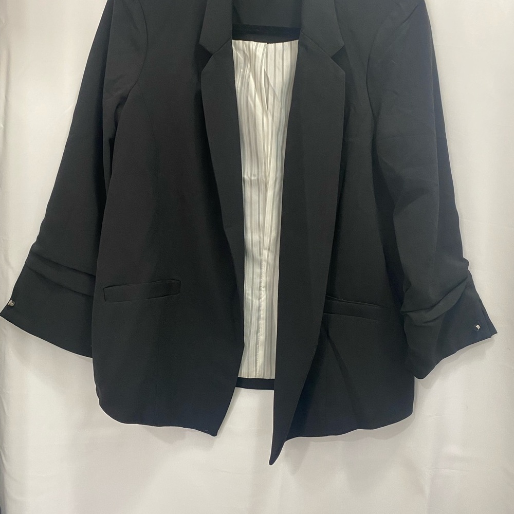 Lulu's Black Open-Front Blazer with Flared Sleeves